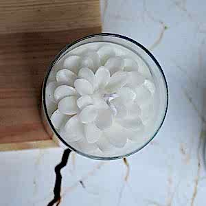 Dekoratif BEYAZ Çiçekli Kokulu Bardak Mum