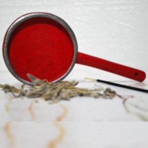 Mudi Kırmızı Renkli Tütsülük 1 Tütsü Hediyeli Tütsü Tabağı