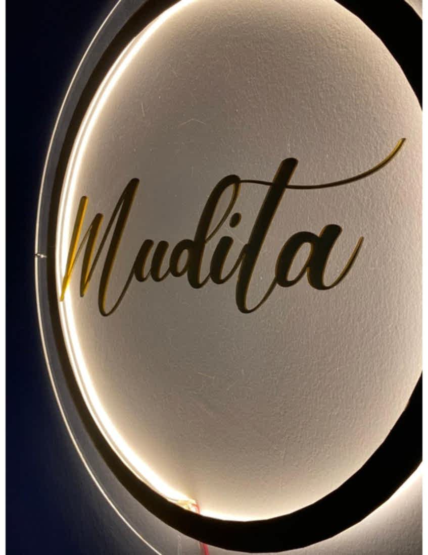 kişiye özel neon led tabela gold pleksi 50 cm, özel tasarım led ışıklı tabela